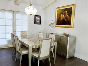 18921 W Oakmont Dr, Hialeah FL 33015