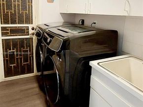 18921 W Oakmont Dr, Hialeah FL 33015