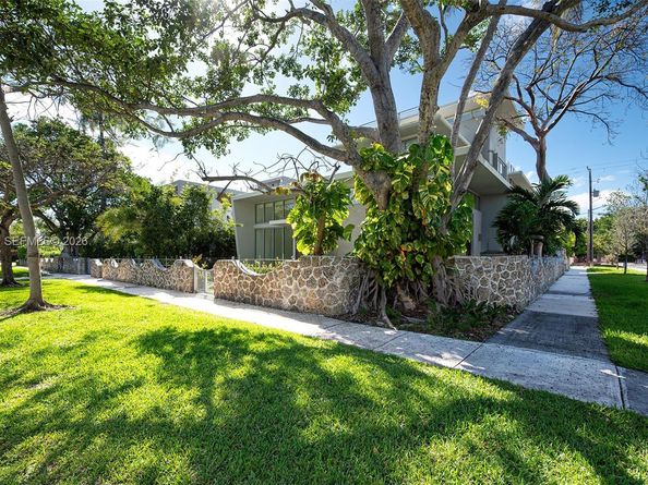 2100 S Miami Ave, Miami FL 33129