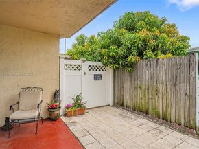 940 N 73rd Way, Hollywood FL 33024