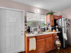 940 N 73rd Way, Hollywood FL 33024