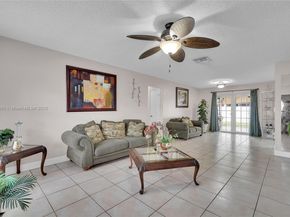 940 N 73rd Way, Hollywood FL 33024