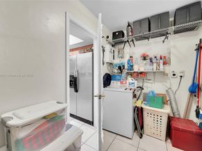 940 N 73rd Way, Hollywood FL 33024