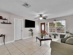 940 N 73rd Way, Hollywood FL 33024