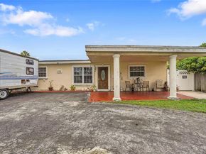 940 N 73rd Way, Hollywood FL 33024