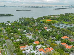 670 NE 56th St, Miami FL 33137