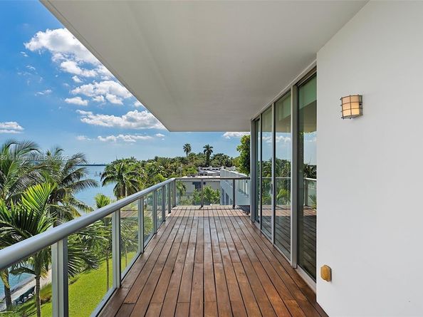 720 NE 62nd St 306, Miami FL 33138