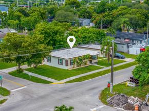 6044 Funston St, Hollywood FL 33023