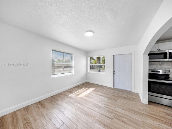 6044 Funston St, Hollywood FL 33023