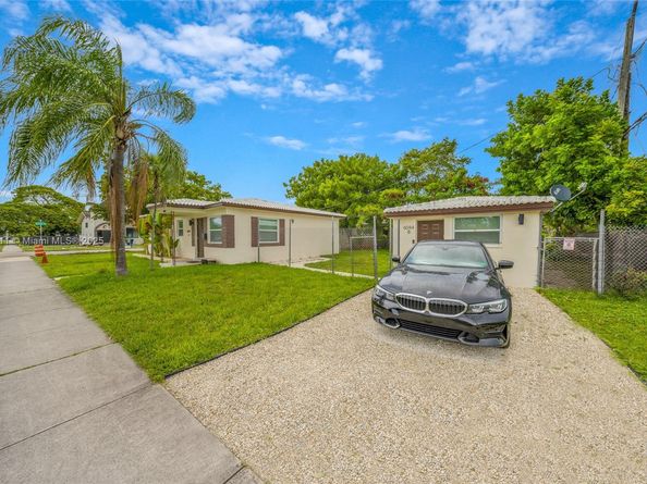 6044 Funston St, Hollywood FL 33023