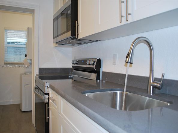 3621 NE 1st Ter, Oakland Park FL 33334