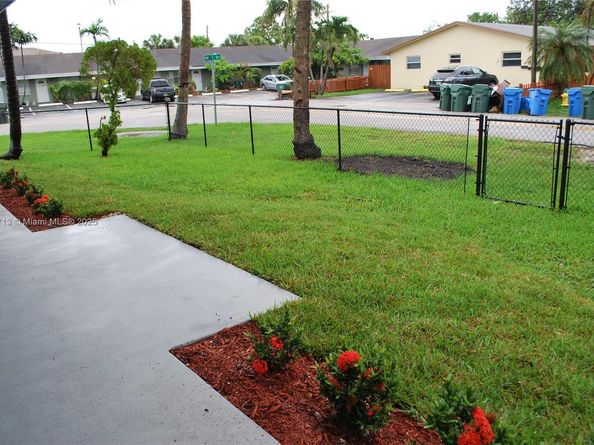 3621 NE 1st Ter, Oakland Park FL 33334