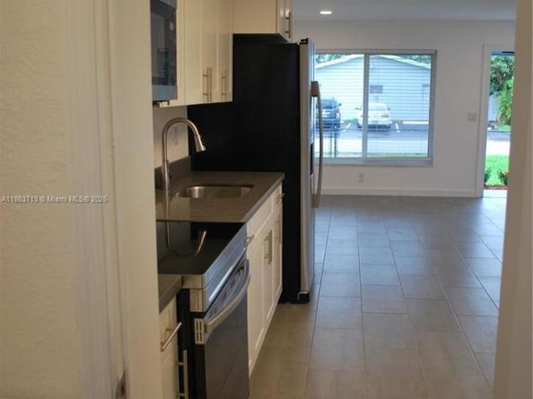 3621 NE 1st Ter, Oakland Park FL 33334