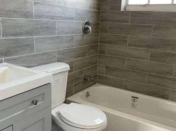 3621 NE 1st Ter, Oakland Park FL 33334