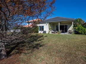 2668 Country Golf Dr, Wellington FL 33414