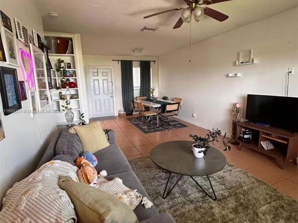 1021 Crystal Lake Dr 311, Deerfield Beach FL 33064