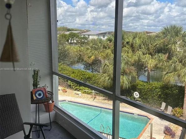 1021 Crystal Lake Dr 311, Deerfield Beach FL 33064