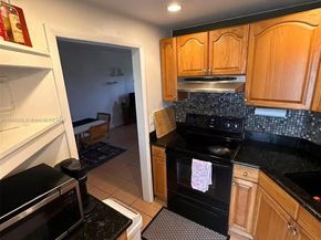 1021 Crystal Lake Dr 311, Deerfield Beach FL 33064