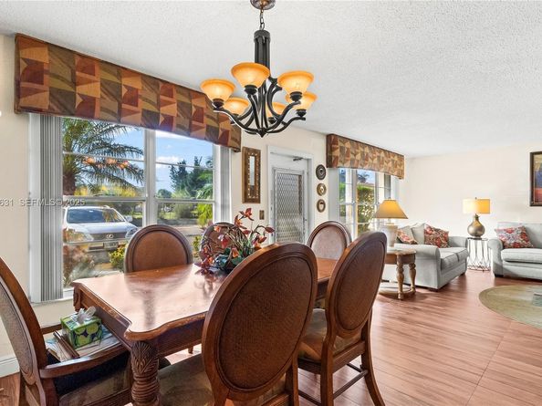 105 Wellington L 0, West Palm Beach FL 33417