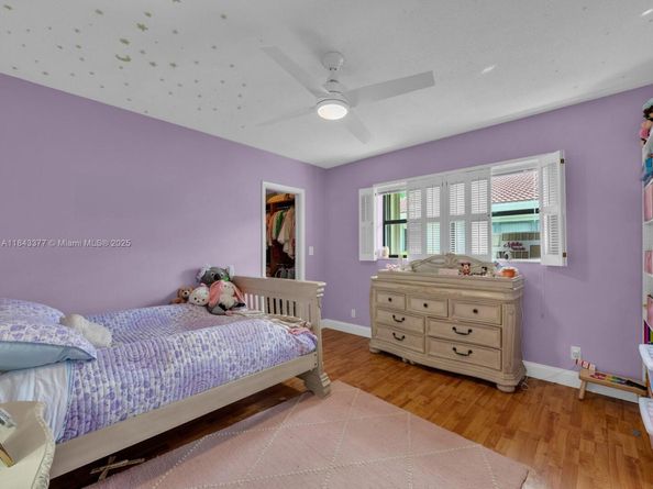 1030 SW 91st Ave, Plantation FL 33324