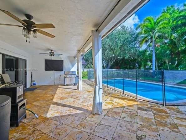 1030 SW 91st Ave, Plantation FL 33324
