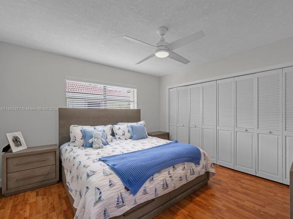 1030 SW 91st Ave, Plantation FL 33324