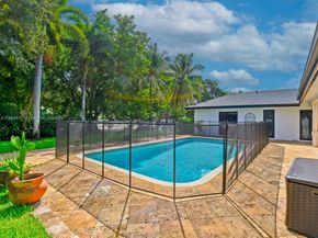 1030 SW 91st Ave, Plantation FL 33324