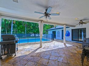 1030 SW 91st Ave, Plantation FL 33324