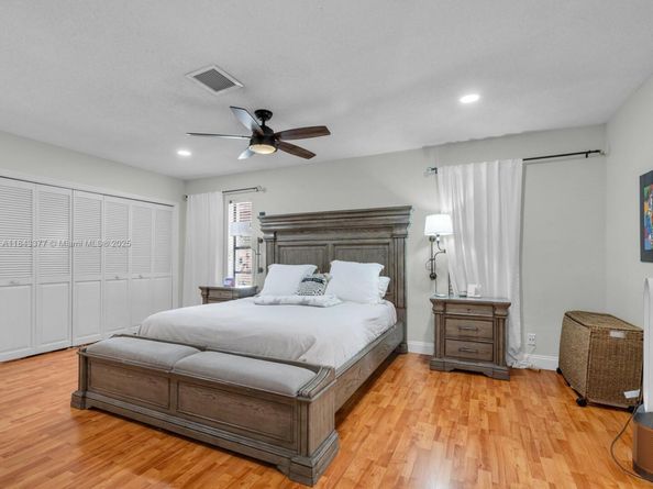 1030 SW 91st Ave, Plantation FL 33324