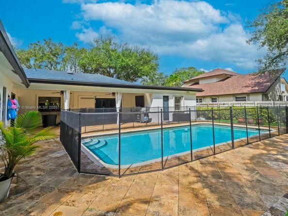 1030 SW 91st Ave, Plantation FL 33324