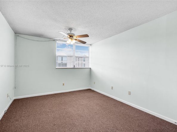8895 Fontainebleau Blvd 301, Miami FL 33172