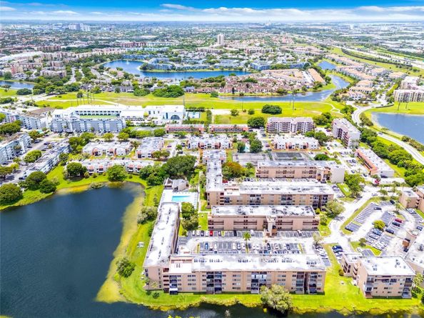 8895 Fontainebleau Blvd 301, Miami FL 33172