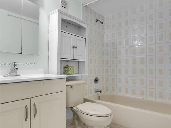 8895 Fontainebleau Blvd 301, Miami FL 33172