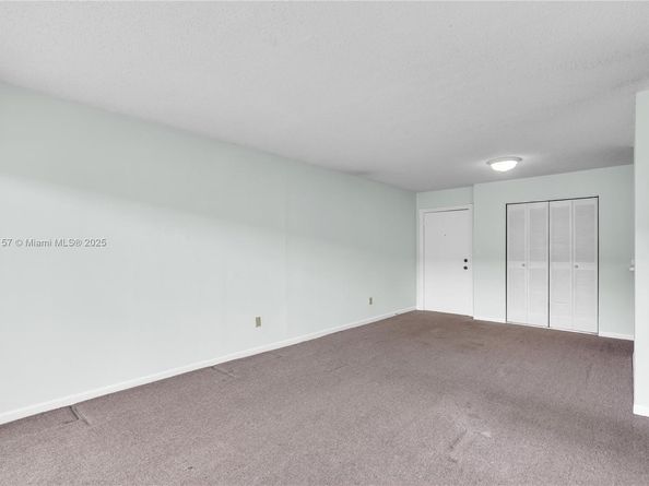 8895 Fontainebleau Blvd 301, Miami FL 33172