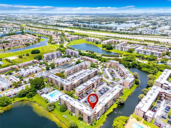 8895 Fontainebleau Blvd 301, Miami FL 33172