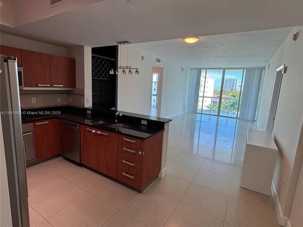 3131 NE 188th St 1809, Aventura FL 33180