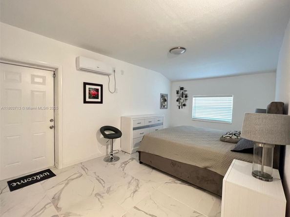 1472 NE 150th St, Miami FL 33161