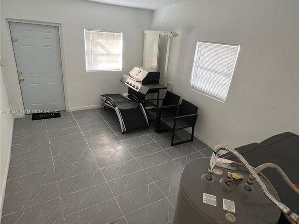 1472 NE 150th St, Miami FL 33161