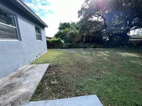 1472 NE 150th St, Miami FL 33161