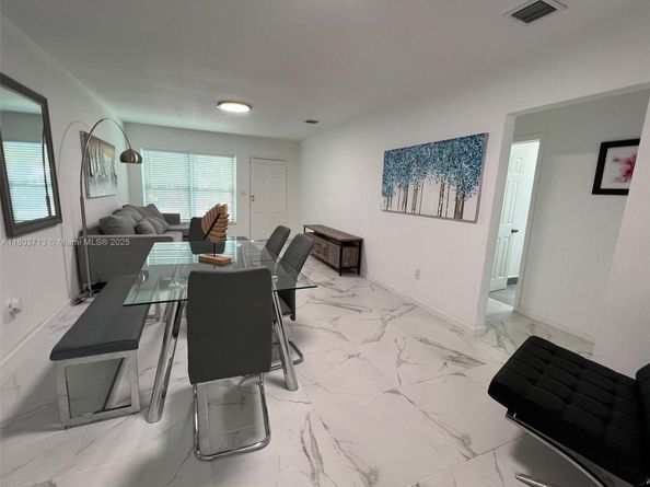 1472 NE 150th St, Miami FL 33161