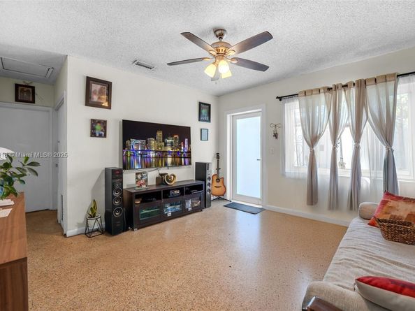 2931 SW 36th Ct, Miami FL 33133