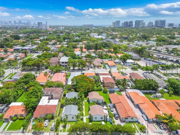 2931 SW 36th Ct, Miami FL 33133