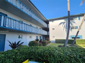 981 Hillcrest Ct 114, Hollywood FL 33021