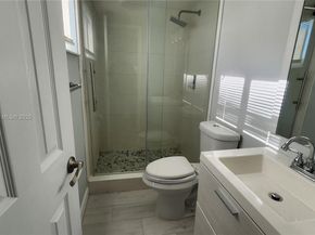 981 Hillcrest Ct 114, Hollywood FL 33021