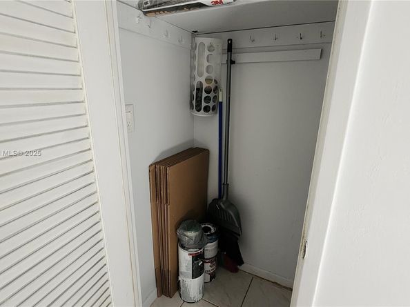 981 Hillcrest Ct 114, Hollywood FL 33021