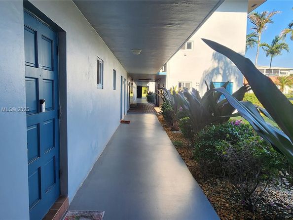 981 Hillcrest Ct 114, Hollywood FL 33021