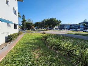 981 Hillcrest Ct 114, Hollywood FL 33021