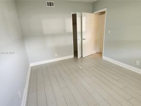 981 Hillcrest Ct 114, Hollywood FL 33021