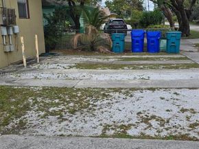 6910 NW 5th Pl, Miami FL 33150