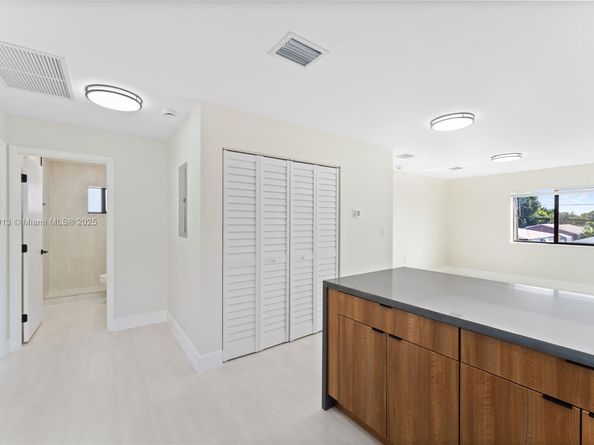 1171 NW 66th St, Miami FL 33150